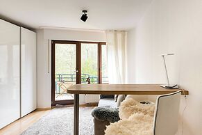 Elegant Studio Apartment in Düsseldorf Ludenberg