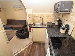 5 Lyonesse Apartments