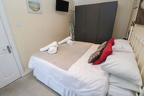 5 Lyonesse Apartments