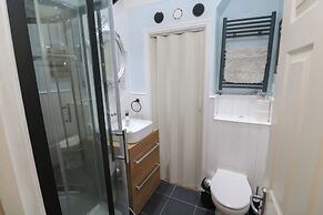 5 Lyonesse Apartments