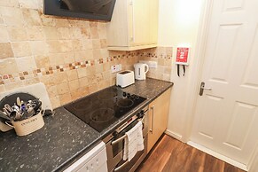 5 Lyonesse Apartments