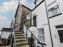 5 Lyonesse Apartments