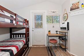 Babbs Getaway Big Bear w Patio Balcony