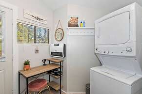 Babbs Getaway Big Bear w Patio Balcony