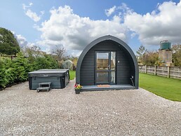Bumblebee Glamping Pod