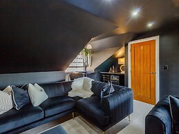 Queen Elizabeth Suite