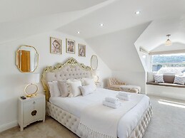 Queen Elizabeth Suite