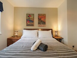 4 Wellington Parade, East Apartment
