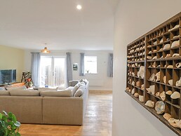 4 Wellington Parade, East Apartment