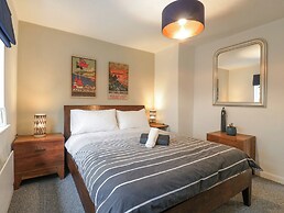 4 Wellington Parade, East Apartment