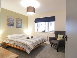 4 Wellington Parade, East Apartment