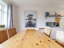 4 Wellington Parade, East Apartment