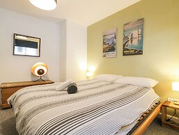 4 Wellington Parade, East Apartment