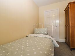 32 Bridgend Road
