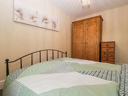 32 Bridgend Road