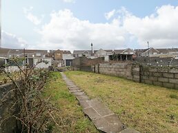 32 Bridgend Road