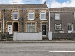 32 Bridgend Road
