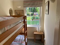 October House Holiday Cabin