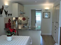 October House Holiday Cabin