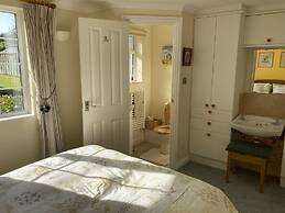 October House Holiday Cabin