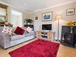 October House Holiday Cabin