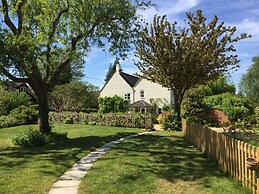 October House Holiday Cabin