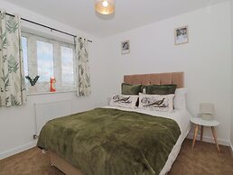 Cotswold Outlet Coach House