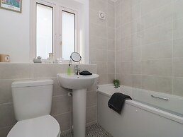 Cotswold Outlet Coach House