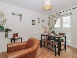 Cotswold Outlet Coach House