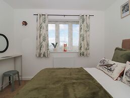 Cotswold Outlet Coach House