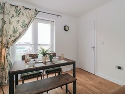 Cotswold Outlet Coach House