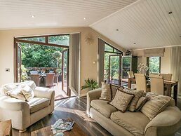 Tree House, Partial Lake Views