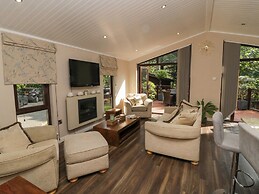 Tree House, Partial Lake Views