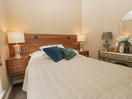 Tree House, Partial Lake Views