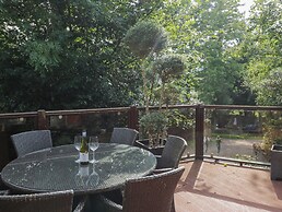 Tree House, Partial Lake Views