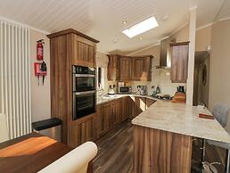 Tree House, Partial Lake Views