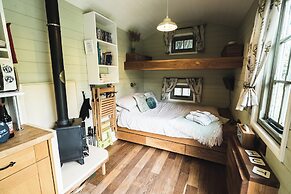 Little Otchan Shepherd's Hut