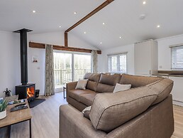 Lakeside Lodge