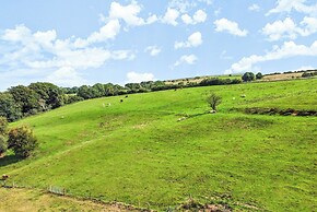 Hollydale