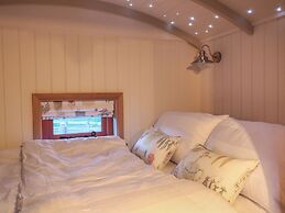 Bonnie's Shepherds Hut at Shepherds Lodge