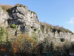 2 Rock Mill Holiday Apartments