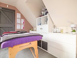 Herbie's Shepherds Hut at Shepherds Lodge