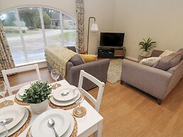 Walworth Castle Holiday Cottage