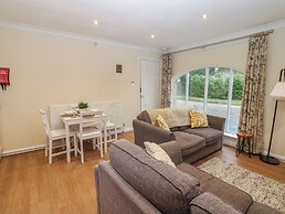 Walworth Castle Holiday Cottage