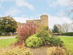 Walworth Castle Holiday Cottage
