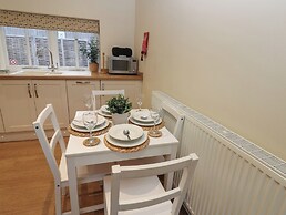 Walworth Castle Holiday Cottage