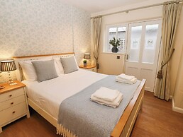 Walworth Castle Holiday Cottage