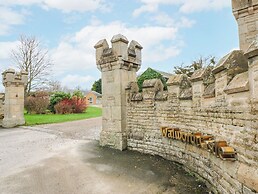 Walworth Castle Holiday Cottage