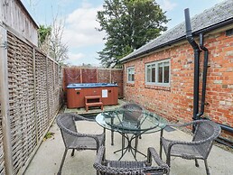 Walworth Castle Holiday Cottage