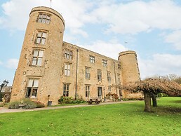 Walworth Castle Holiday Cottage